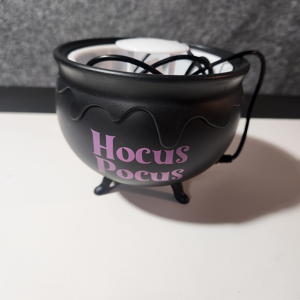 LED Mist Maker Cauldron - Picture 2 of 2